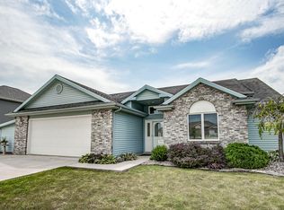 607 W 5th Ave, Garrett, IN 46738