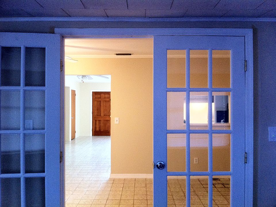 SunRoom to Front Door