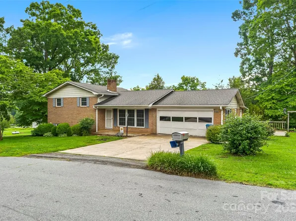 1914 Wall St, Morganton, NC 28655