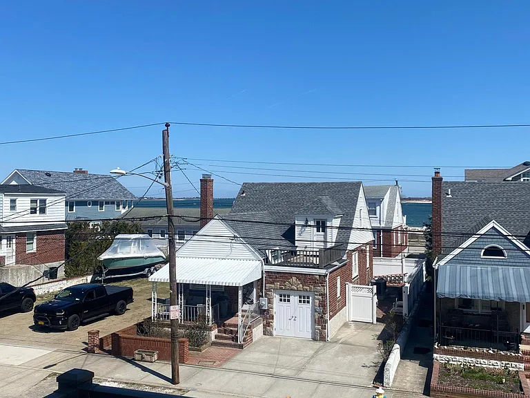 111 Lynbrook Ave — Photo 31