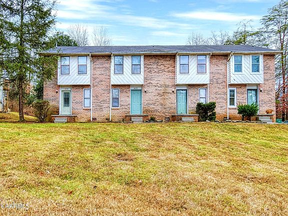 2nd image of 621 Idlewood Ln APT C