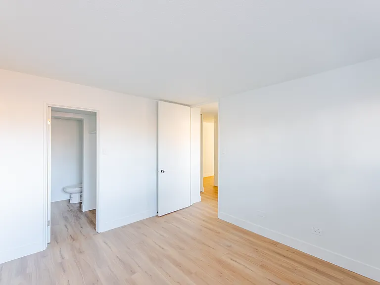 815 50th Ave SW — Photo 12