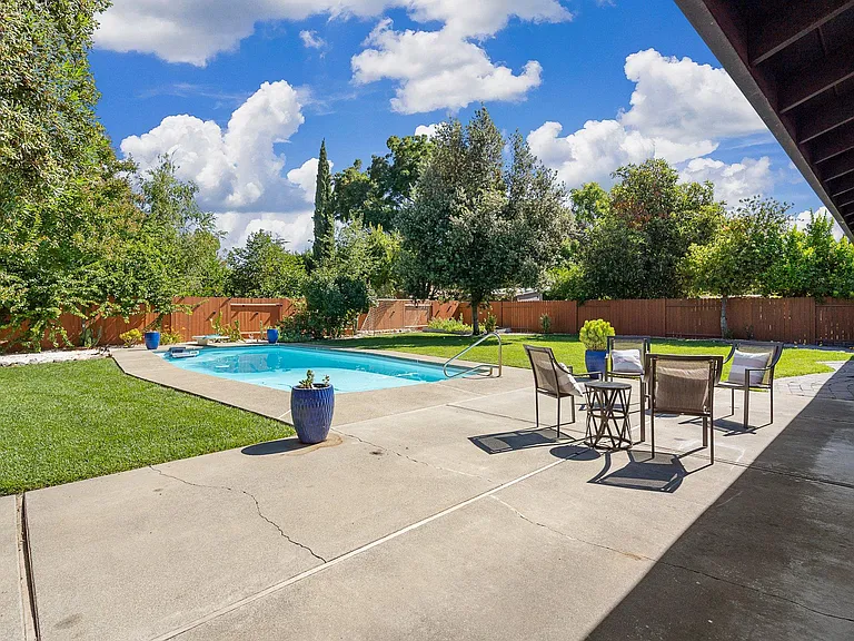 2107 Amador Ave — Photo 22