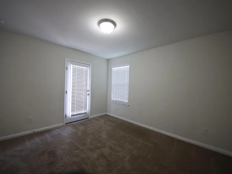 2929 Harvester Ln — Photo 8
