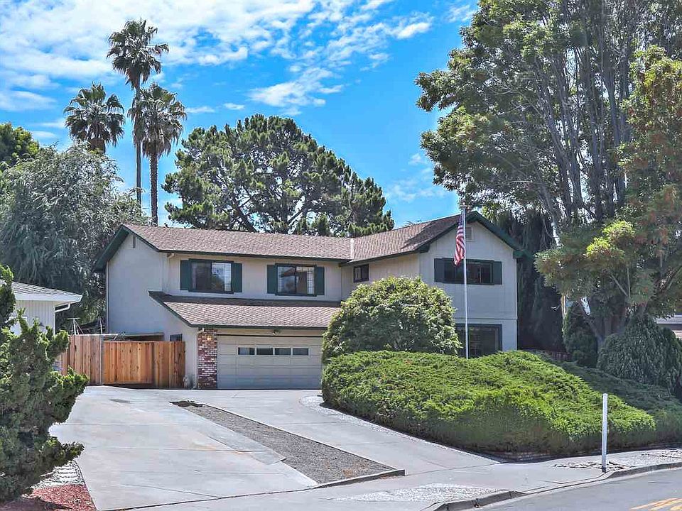 1st image of 774 Wisteria Dr