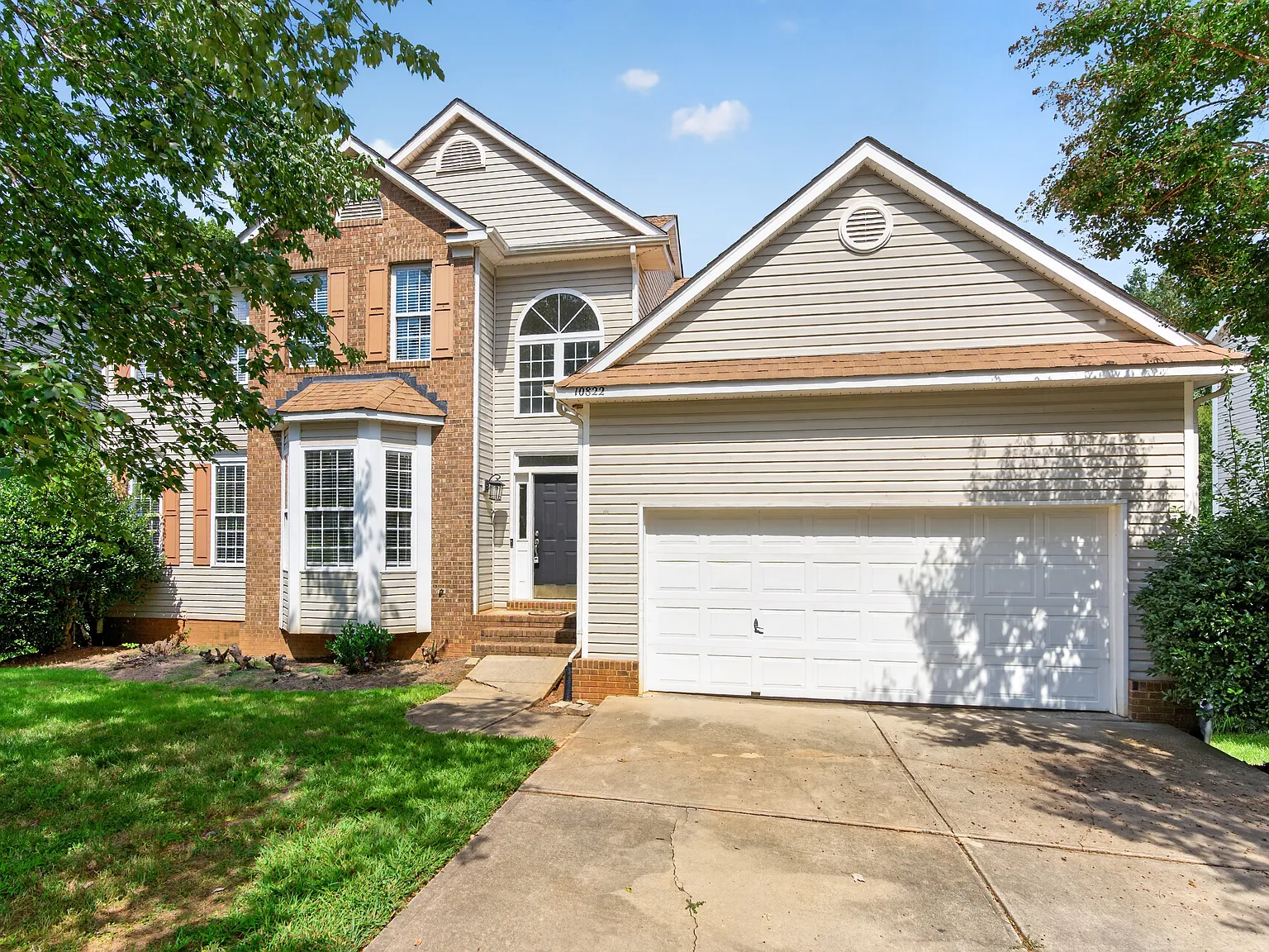 6 bed, 3.5 bath, 4663 sqft, $4,500 — Photo 3