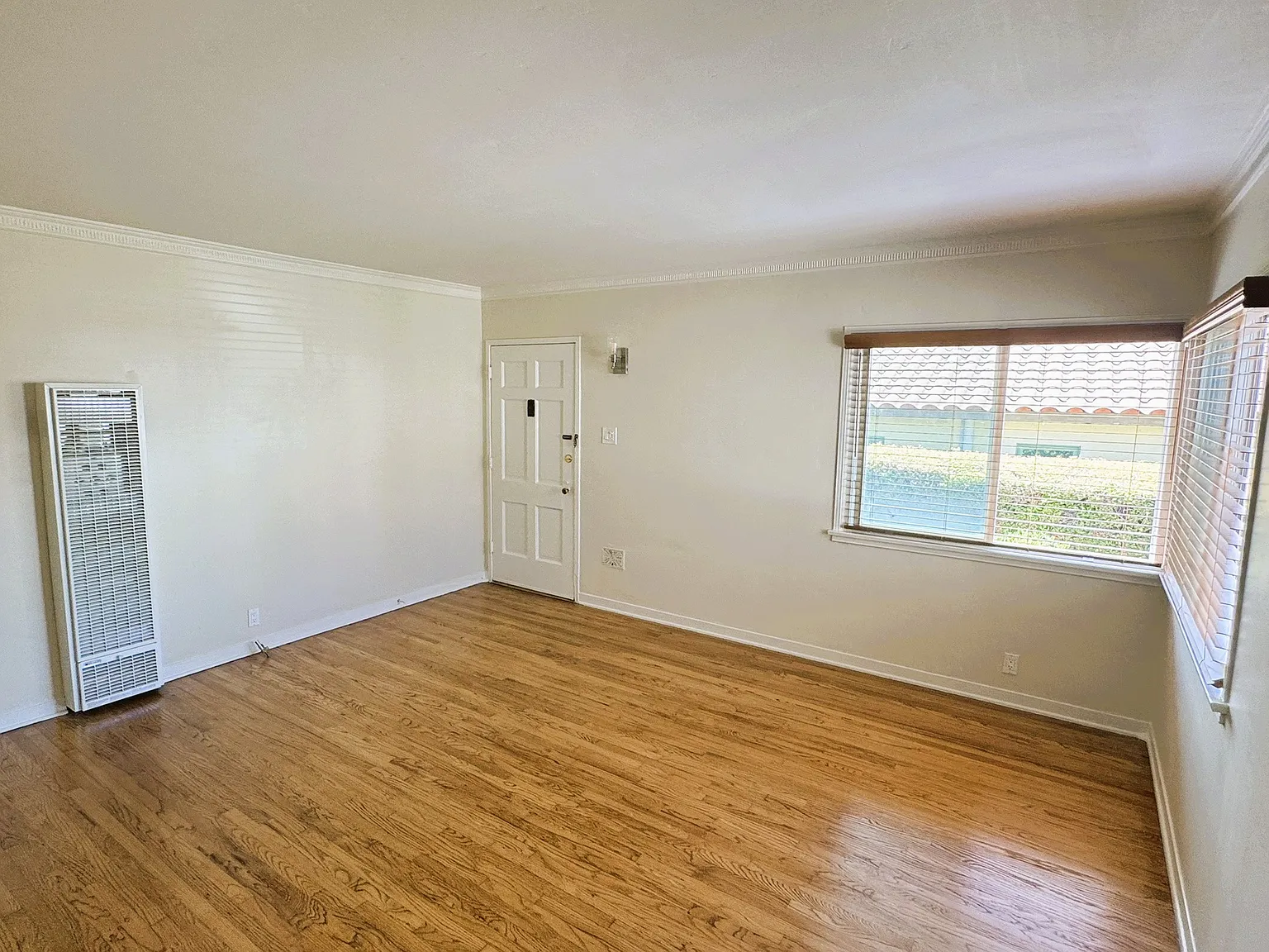 1 bed, 700 sqft, $2,050 — Photo 4
