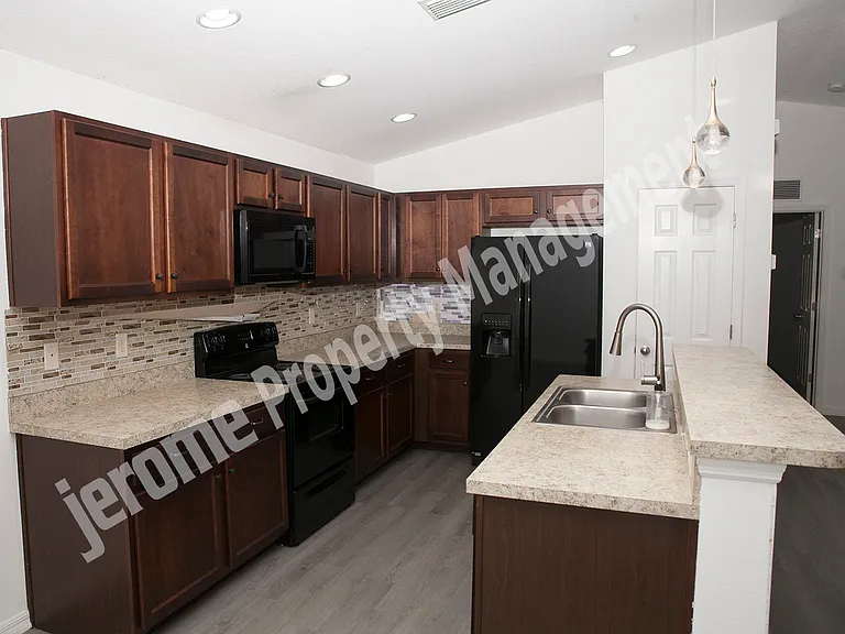 4032 11th St E — Photo 20