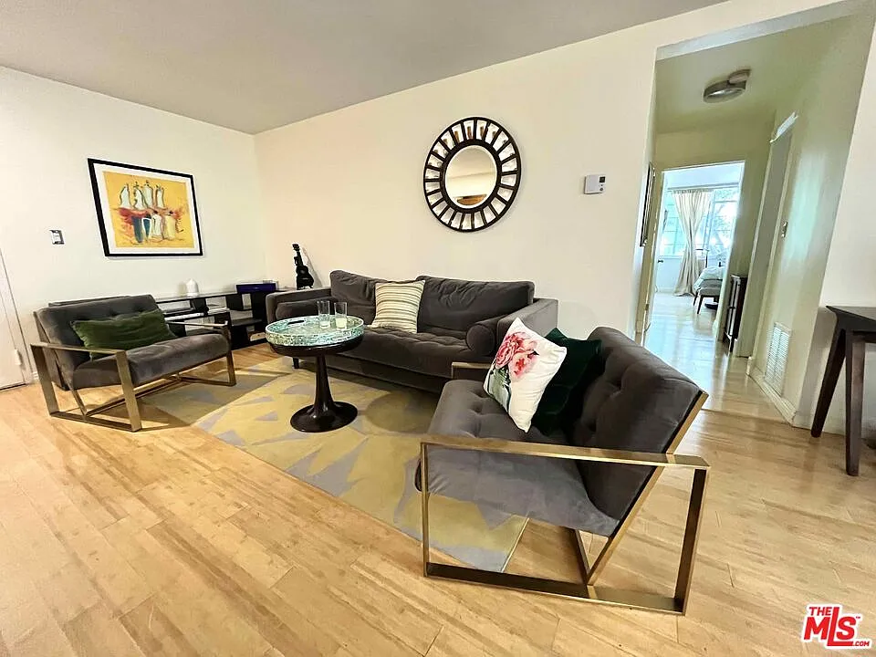 1 bed, 1.0 bath, 742 sqft, $3,250 — Photo 1