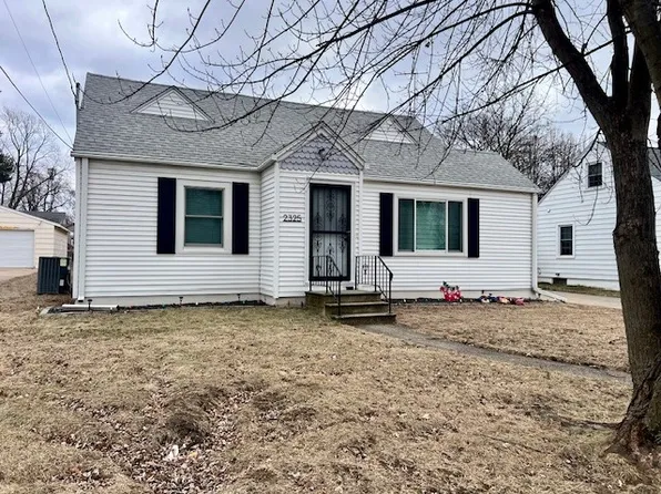 2325 61st St, Des Moines, IA 50322