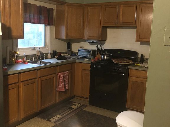 2nd image of 1446 S Governors Ave