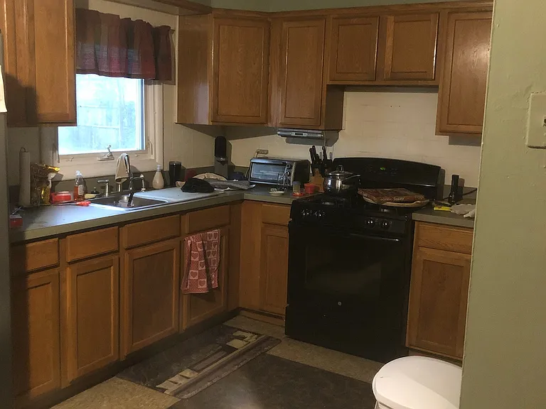 1446 S Governors Ave — Photo 2