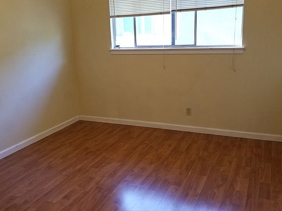 5th image of 563 Troy Dr #3
