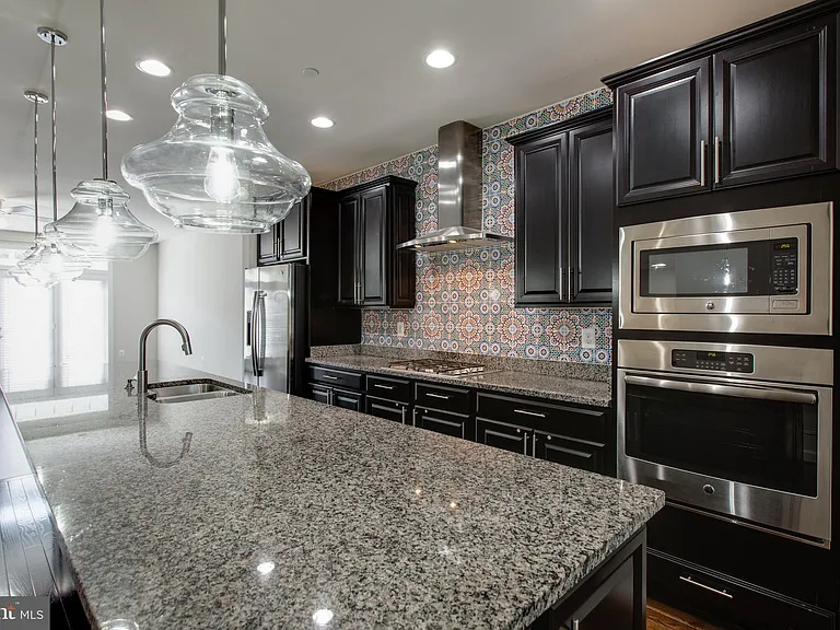 7311 Taylors Hill Ln — Photo 8