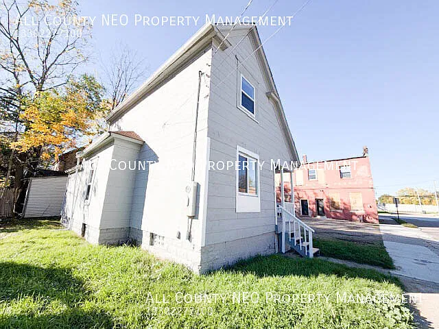 Newly renovated 3-bedroom, 1-bath home in Akron! — Photo 3
