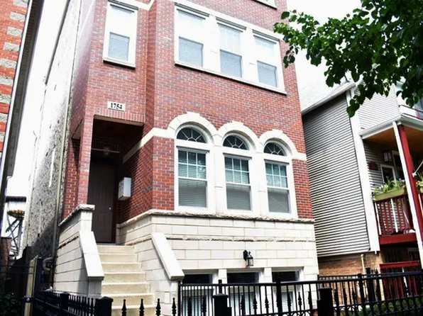 1754 W Roscoe St, Chicago, IL 60657