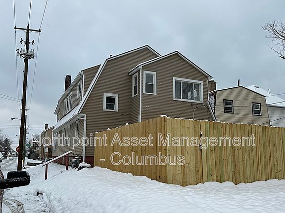 4th image of 984 Oakwood Ave