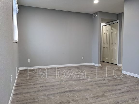 4th image of 109 Ludland Dr Unit 8