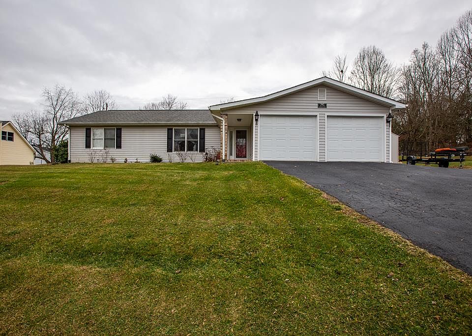 1st image of 17708 Mahogany Dr