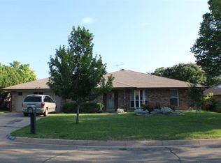 4825 Applewood Rd, Fort Worth, TX 76133