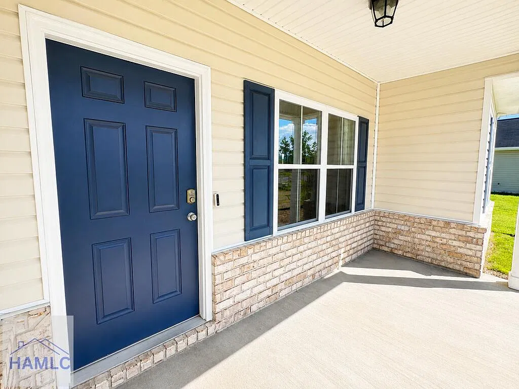 4 bed, 2.0 bath, 1793 sqft, $2,100 — Photo 2