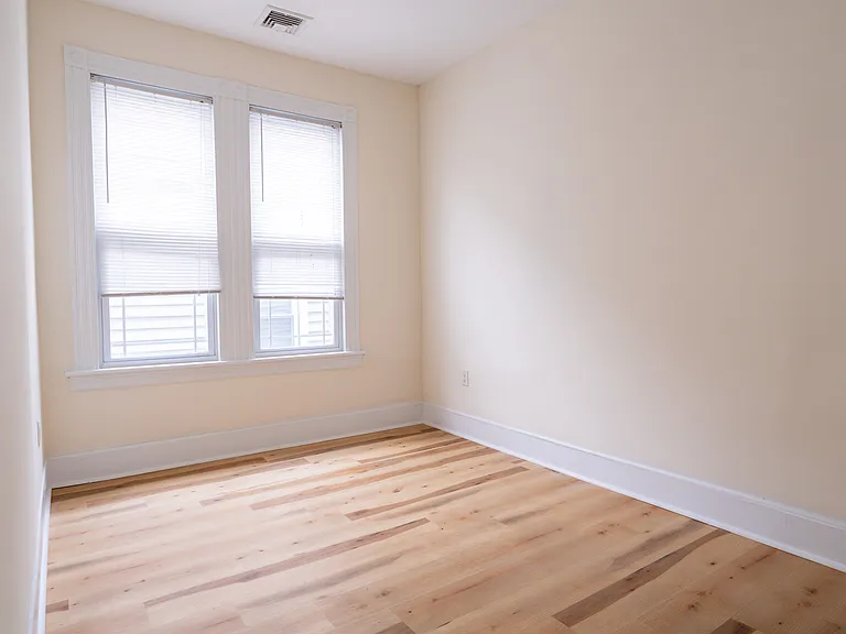 234 Danforth Ave #2 — Photo 4