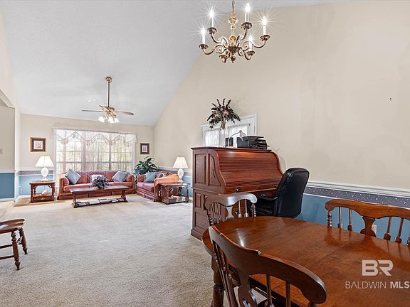 3rd image of 639 Ridgewood Dr