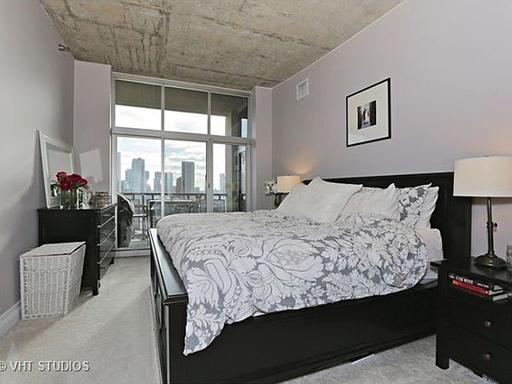 4th image of 700 N Larrabee St APT 1211
