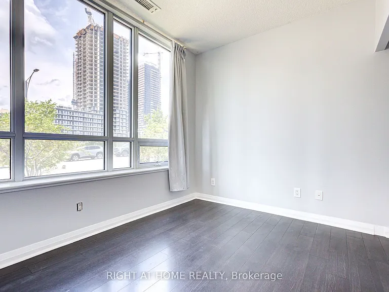 55 Eglinton Ave W #101 — Photo 11