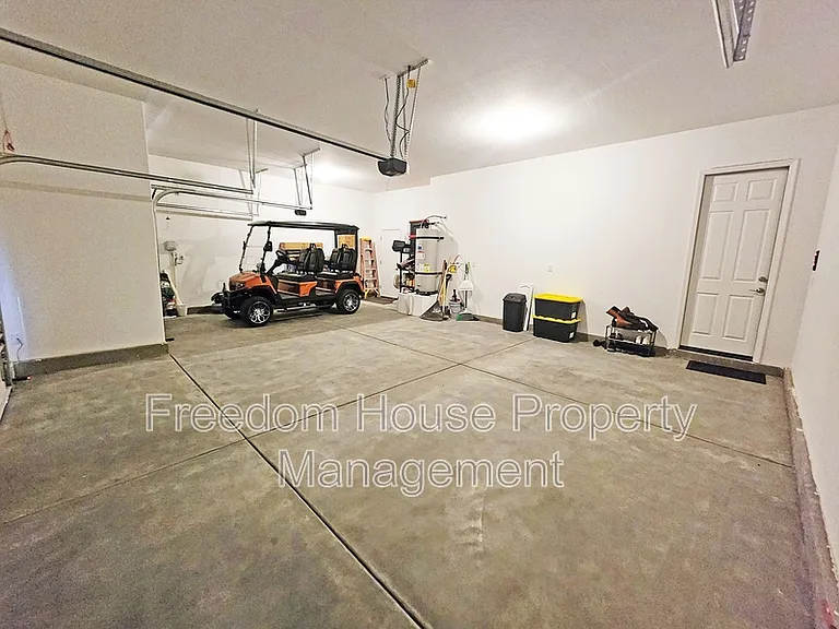 4901 Fairwood Ct — Photo 25