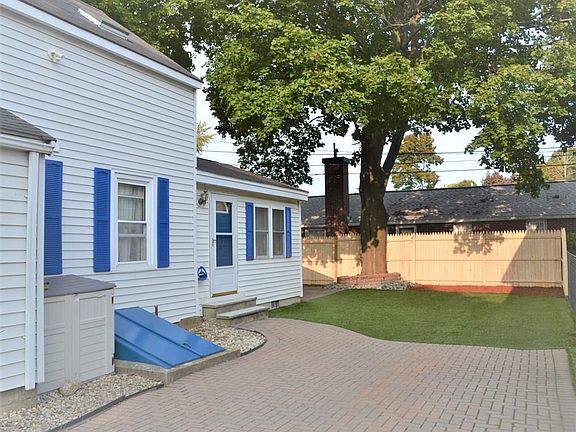 2nd image of 16 Dalton Ct
