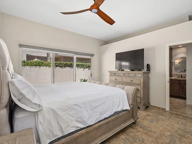 48 Pebble Beach Dr — Photo 14