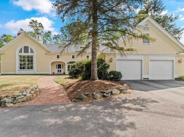48 William Fairfield Dr, Wenham, MA 01984