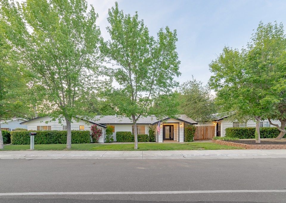 1st image of 9025 Phoenix Ave