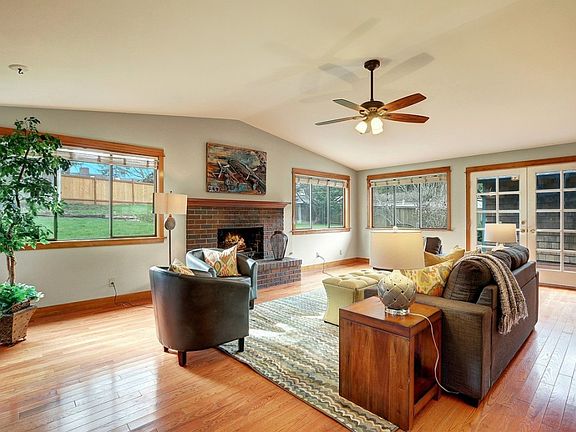 4th image of 20205 Marine View Dr SW