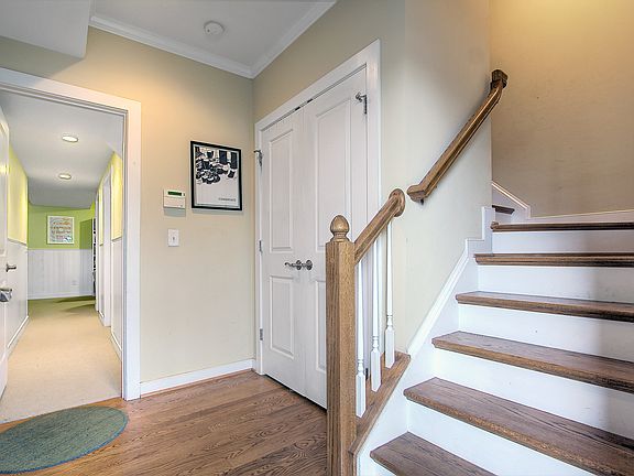 3rd image of 215 Brookwood Dr