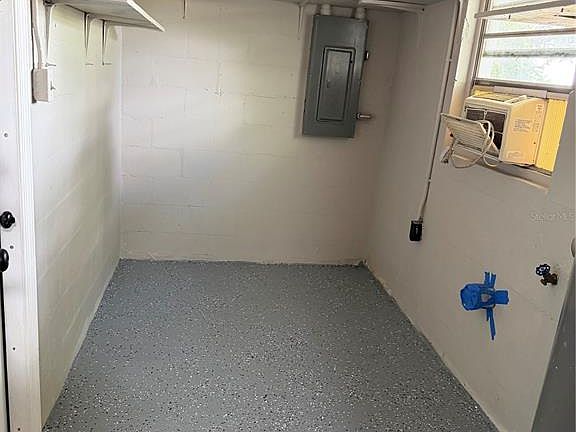 5th image of 415 S TANGERINE COURT