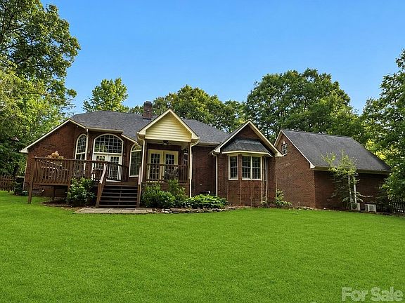3rd image of 5406 Club View Dr