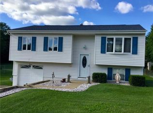 11 Pembrooke Dr, Coraopolis, PA