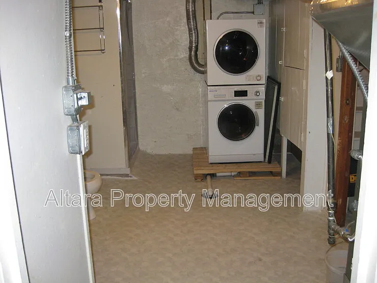 1824 S Franklin St — Photo 14