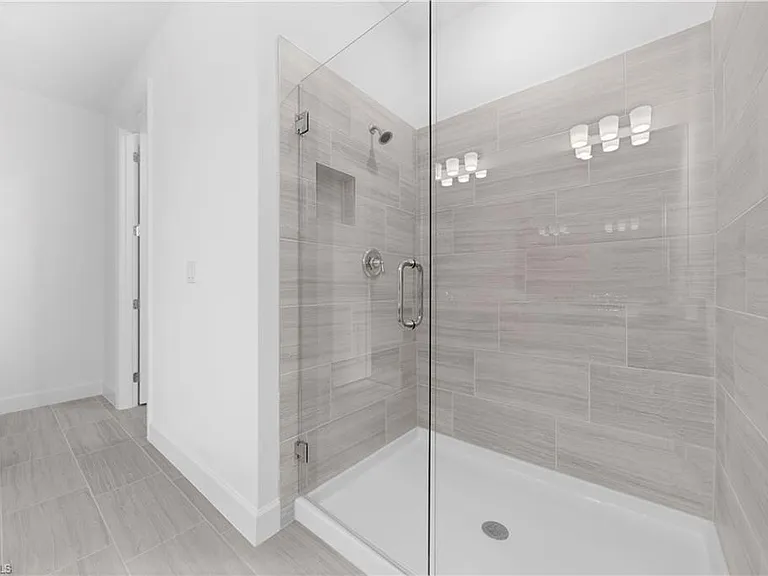 4246 Sonoma Oaks Cir — Photo 19