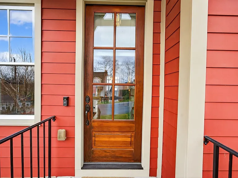 605 W End Cir — Photo 3