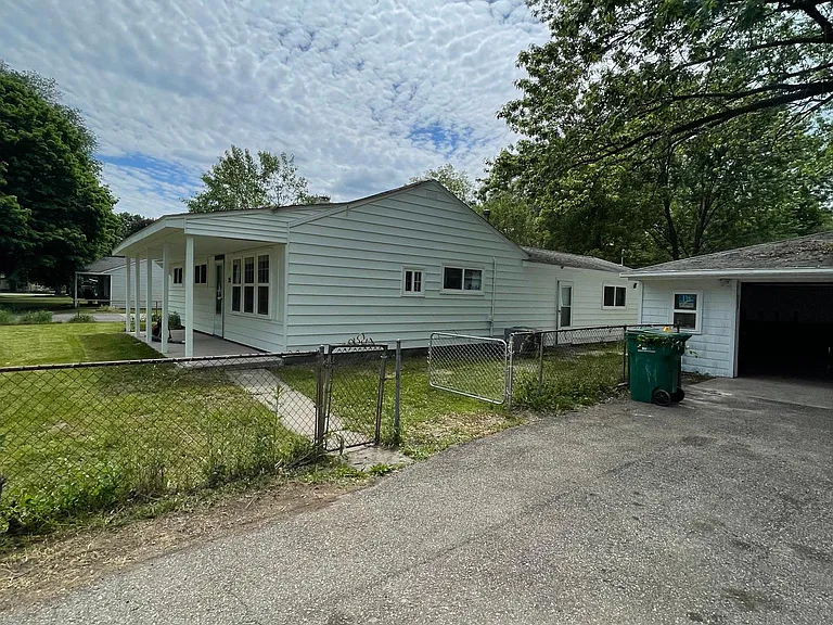 2563 Hearthside Dr — Photo 31