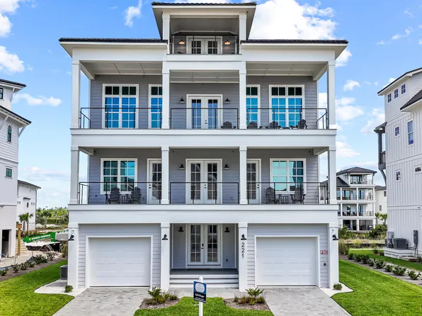 221 Dunes Dr, Mexico Beach, FL 32456