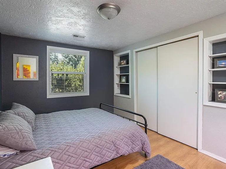 4804 N Walnut St #A — Photo 14