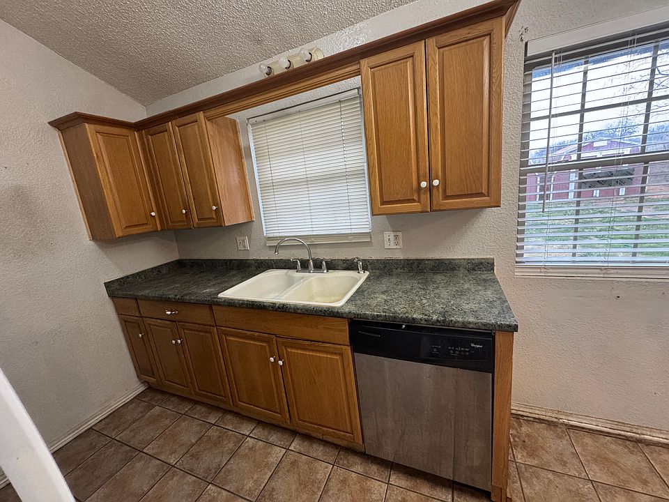 2nd image of 10312 Koch Dr