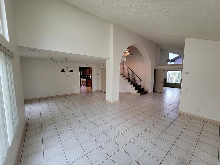 2050 Madonna Ln — Photo 4