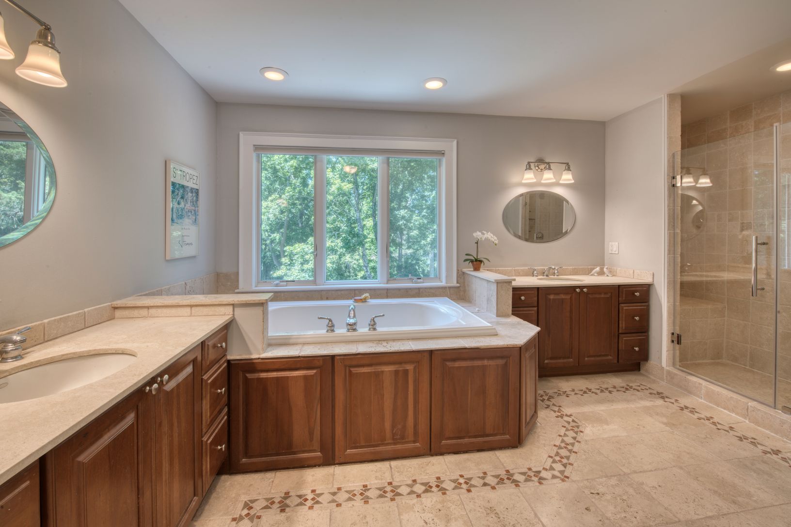 Primary bath with jaccuzzi tub and separate shower