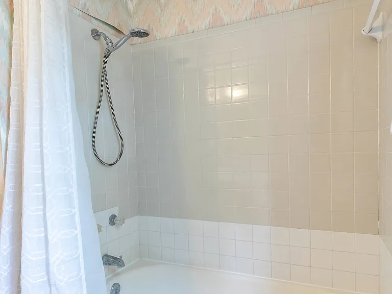 4074 Russell Ave — Photo 17