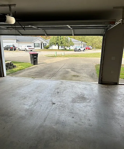 6884 Lexington Dr — Photo 30